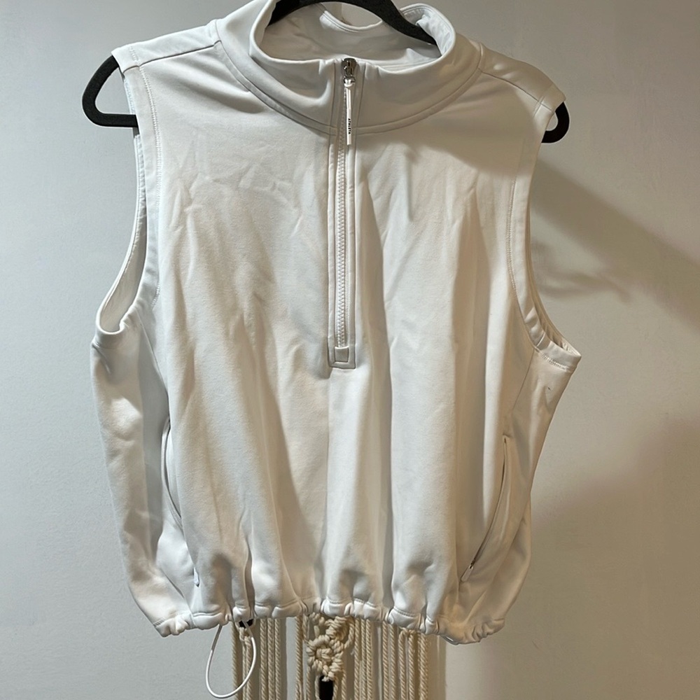 Athleta Unstoppable 1/2 zip cropped vest